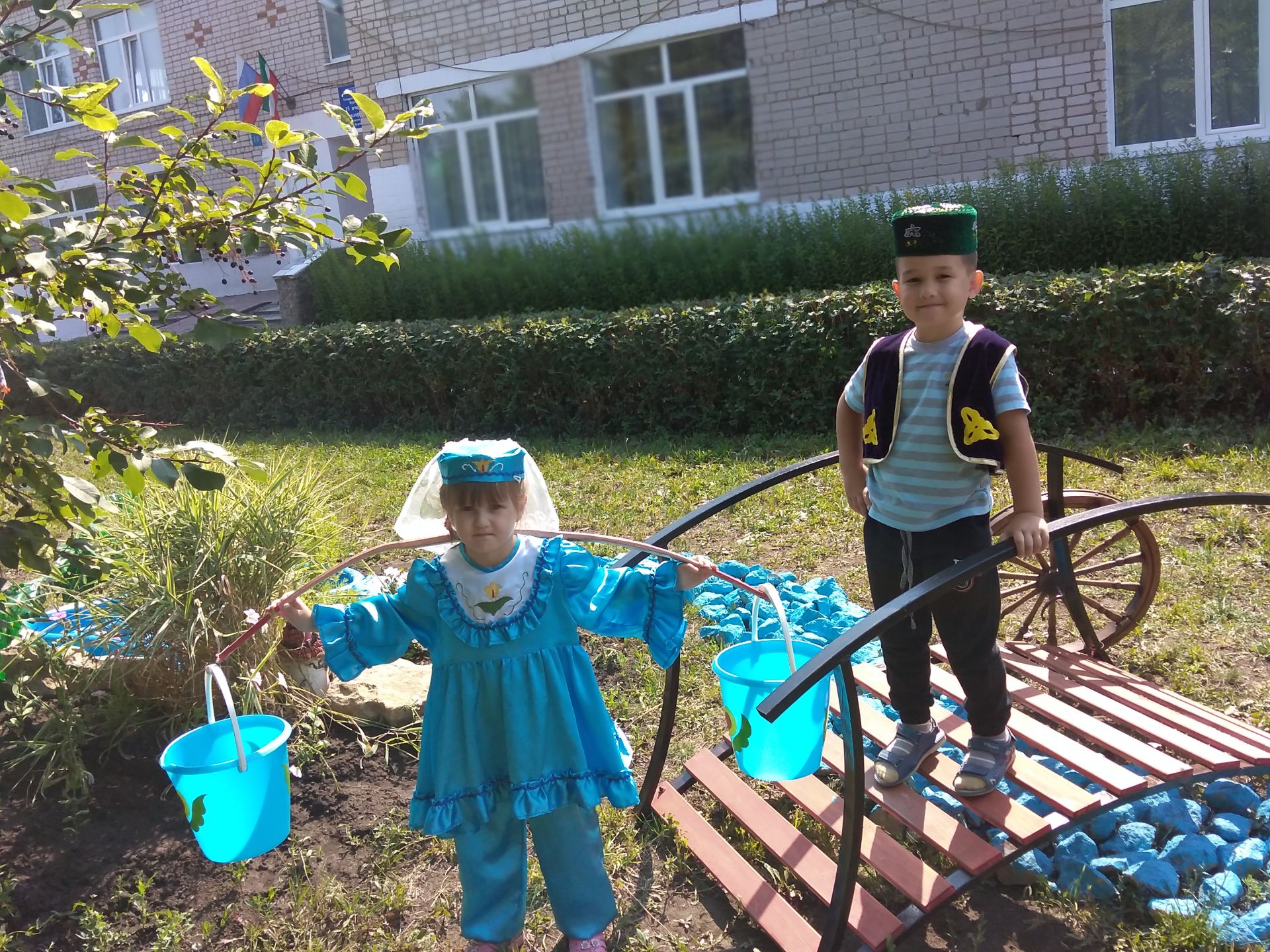 100-летие ТАССР: на территории детского сада "Алсу" города Нурлат создали интересные клумбы