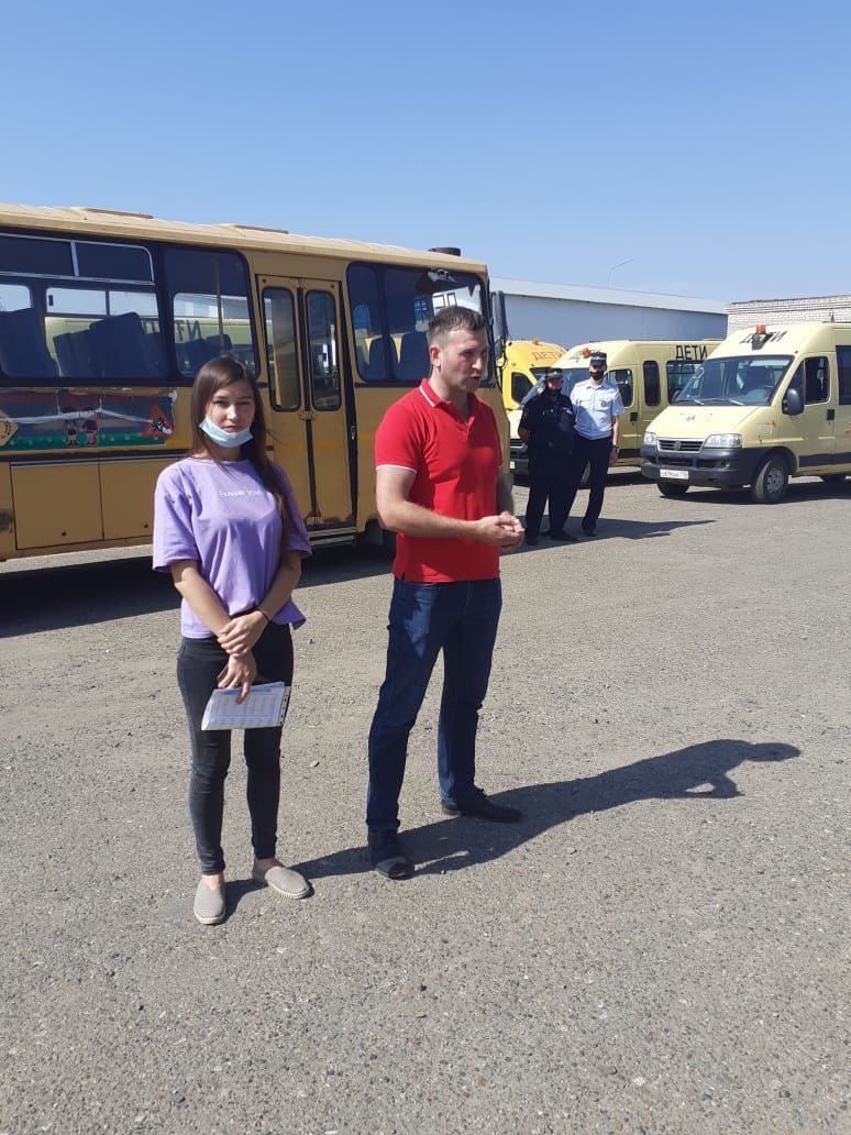 В Нурлате проверили готовность школьных автобусов к новому учебному году 