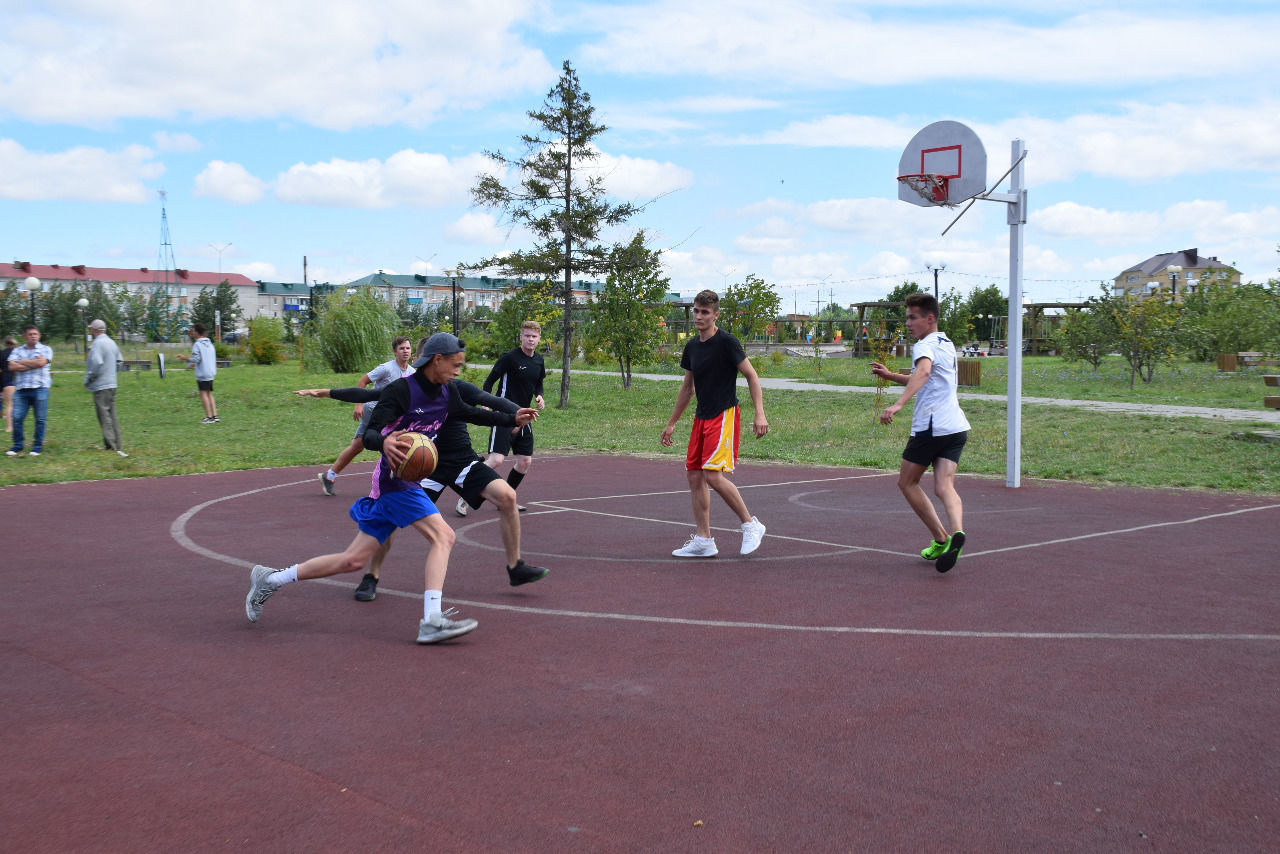 День физкультурника в Нурлате: футбол, флорбол, стритбол, пляжный волейбол и не только…