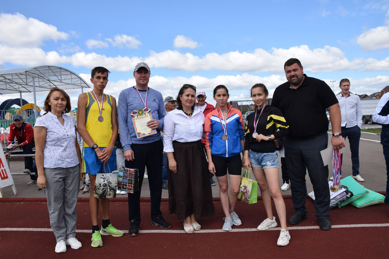 В День физкультурника в Нурлате прошла легкоатлетическая эстафета на призы районной газеты