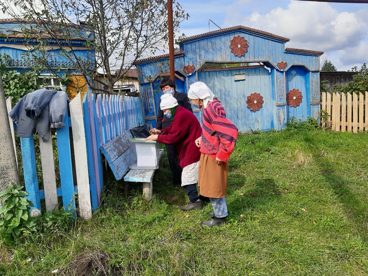Ветеран войны из Старого Альметьева и единственный житель поселка Нариманово проголосовали на дому