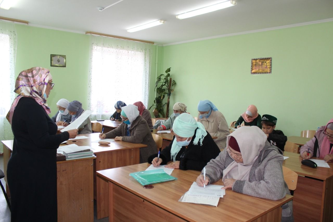 Нурлатцы приняли участие в акции «Татарча диктант»
