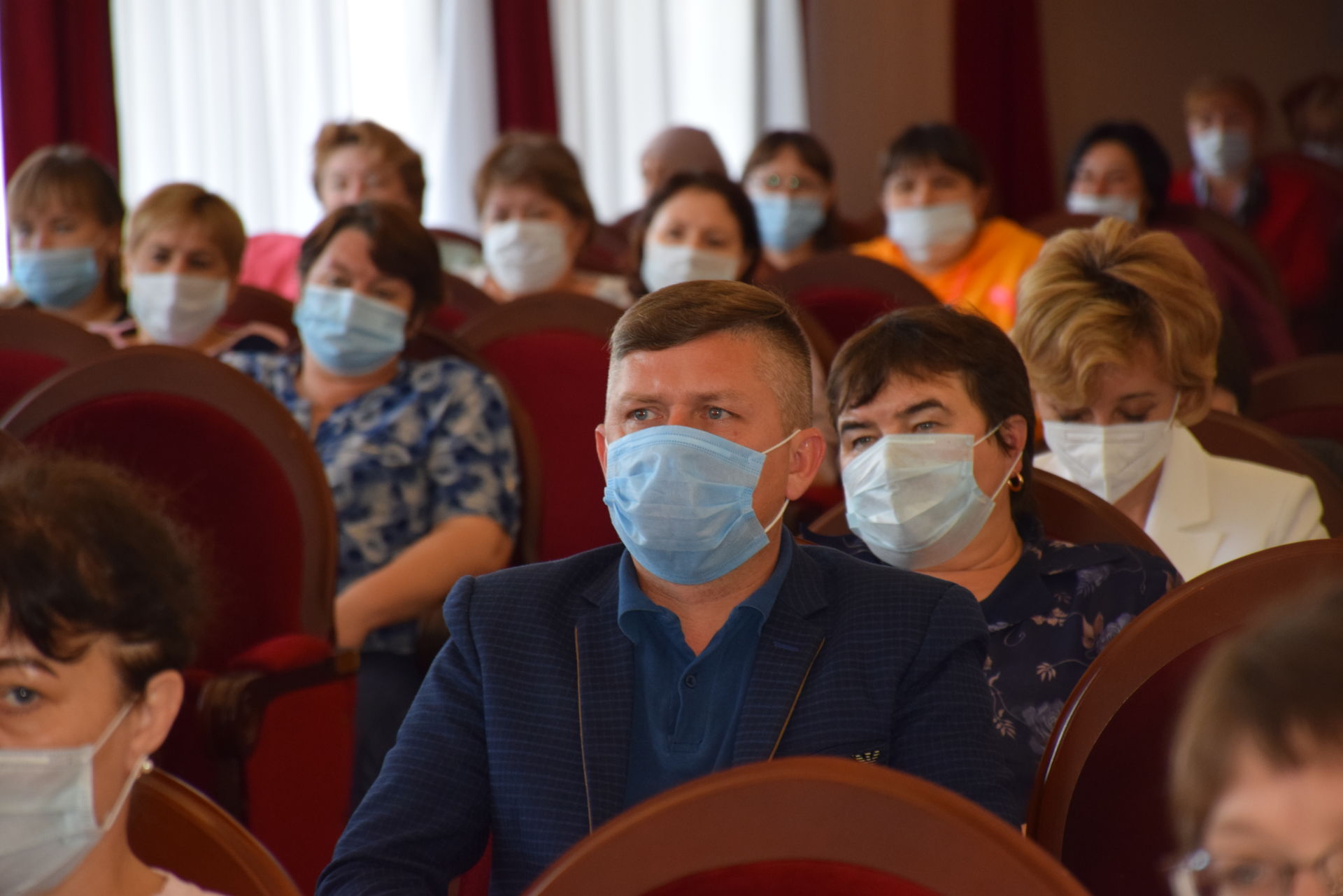 Первый замминистра здравоохранения Татарстана встретился с медицинскими работниками Нурлата