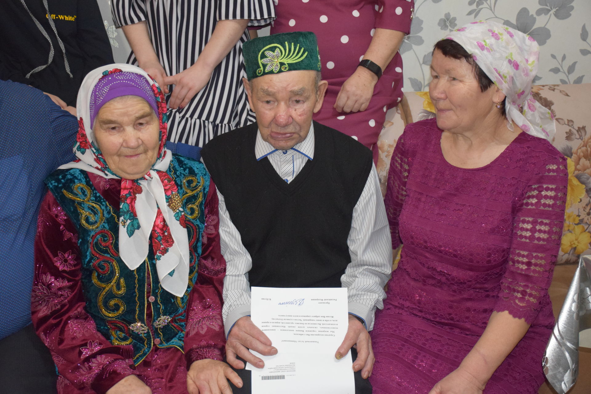 Труженик тыла из Кичкальни принимает поздравления с 90-летием