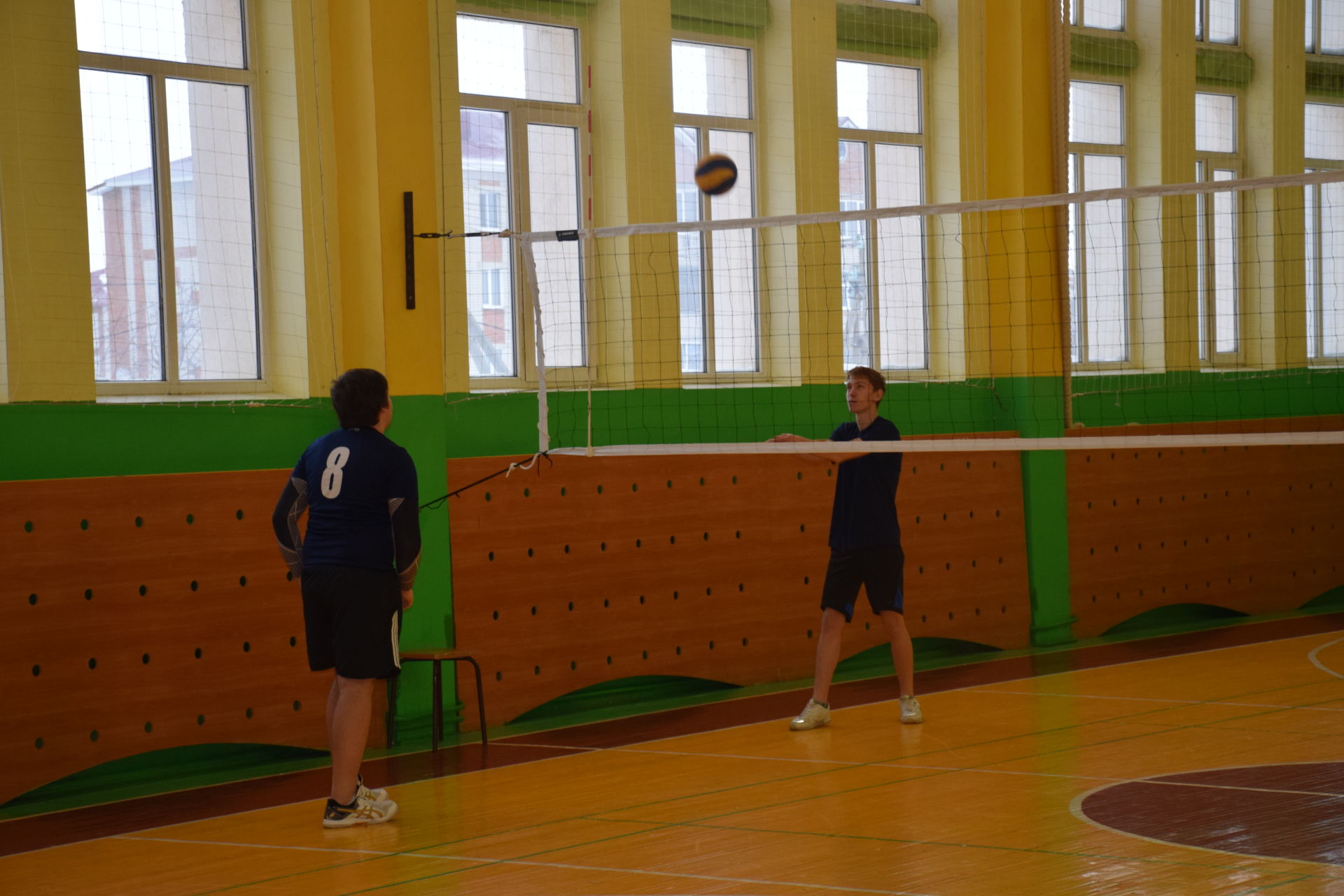 В Нурлате турнир по волейболу на призы главы района продолжился среди команд юношей