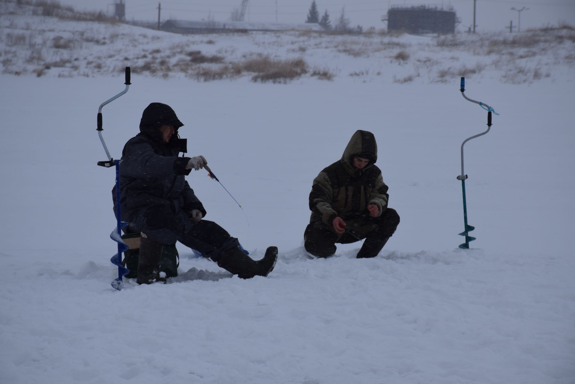 В Нурлате проходит первый фестиваль-соревнование по зимней рыбалке