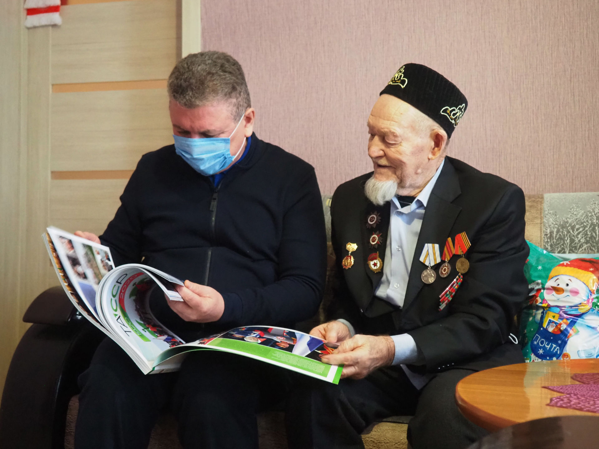Глава Нурлатского района поздравил ветерана Великой Отечественной войны Каима Самигуллина с 96-летием