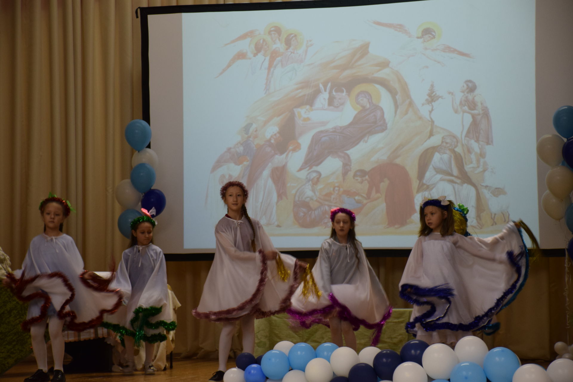 Воспитанники воскресных школ Нурлатского благочиния прославили Рождество своими талантами