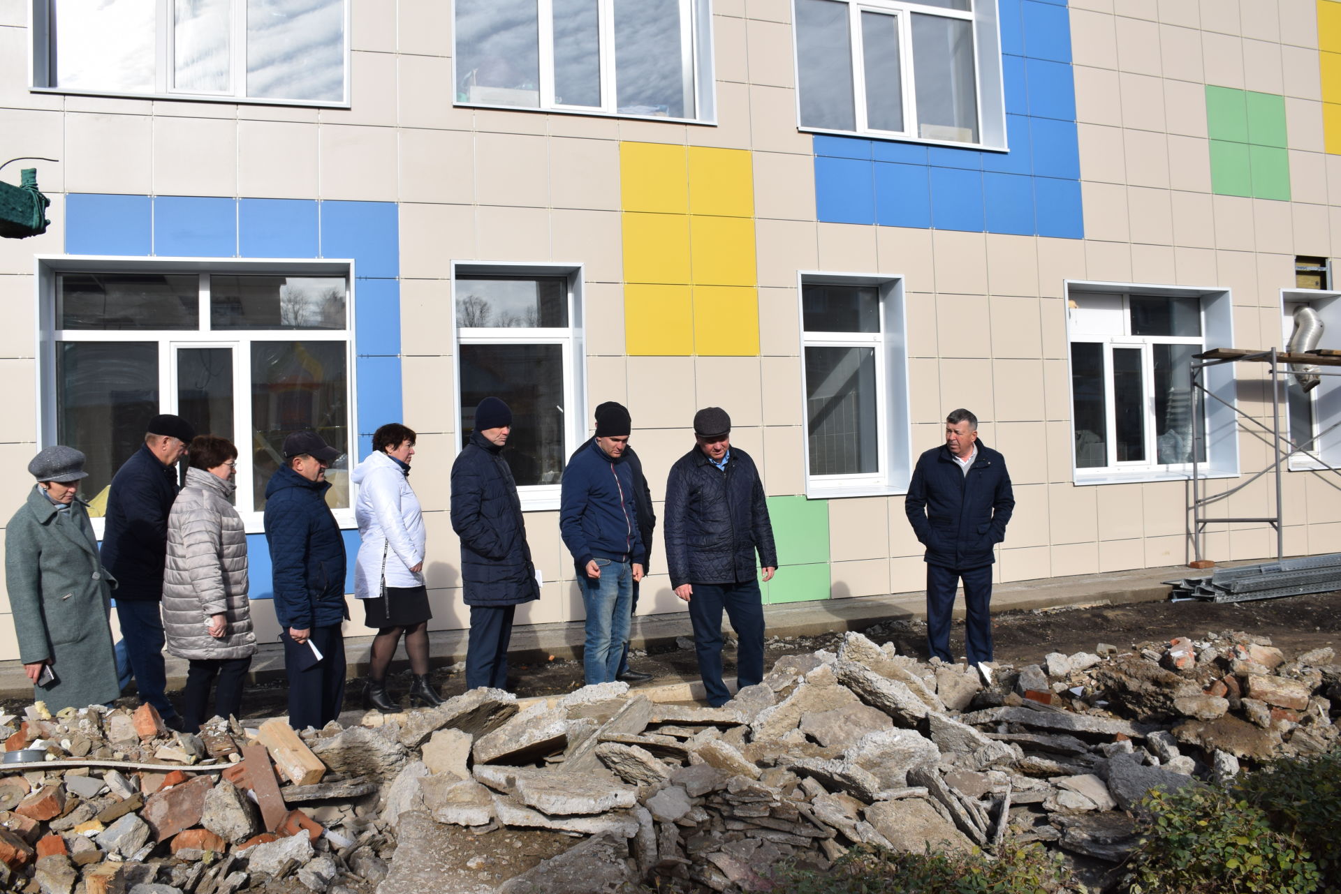 Глава района Алмаз Ахметшин ознакомился с ходом капремонта в детском саду «Алсу»