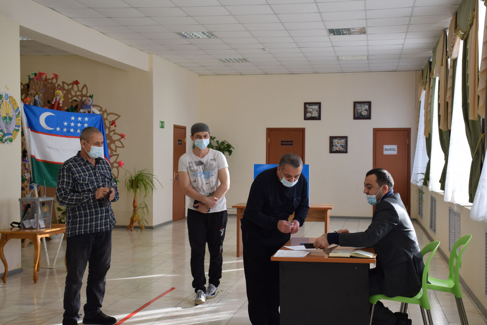 В Нурлате граждане Узбекистана приняли участие в выборах Президента своей страны