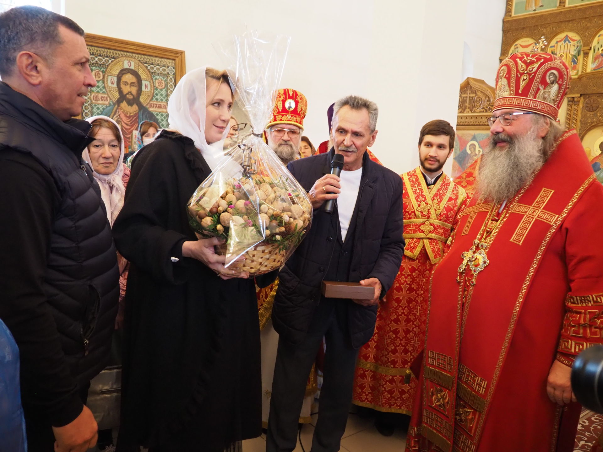 Митрополит Казанский и Татарстанский Кирилл посетил церковь Рождества Христова в селе Елаур