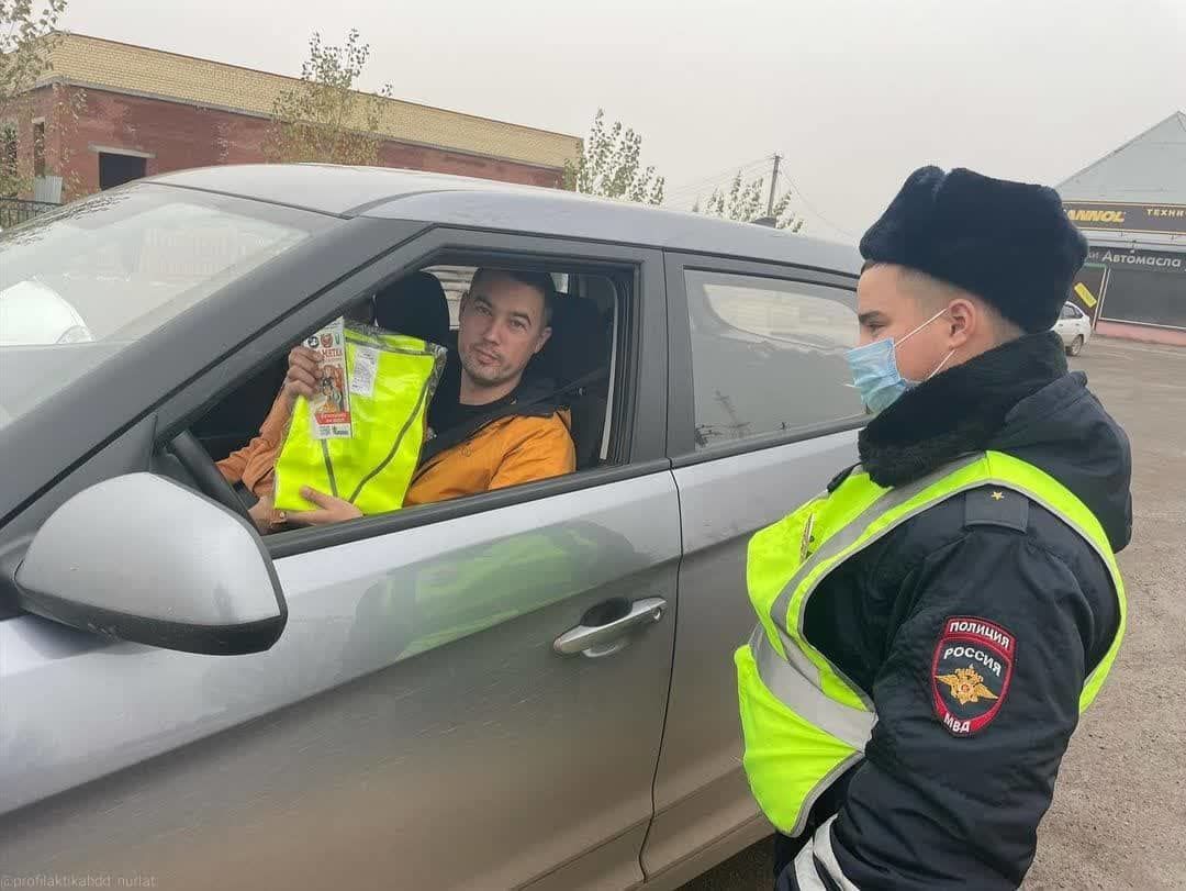 Нурлатские автовладельцы получили поздравления по случаю праздника