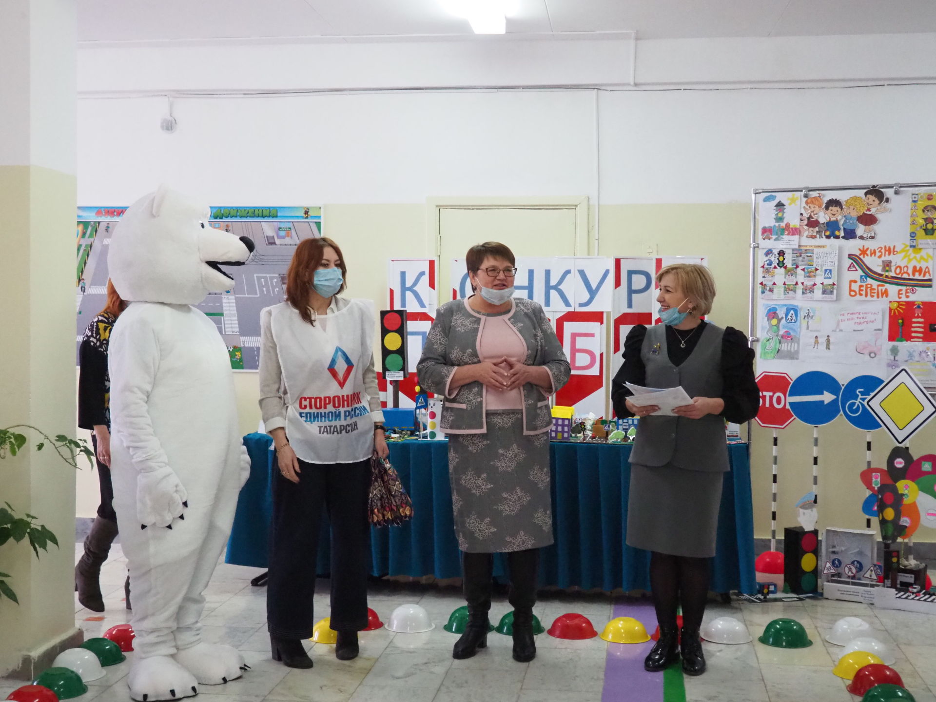 Нурлатские единороссы наградили участников конкурса по БДД