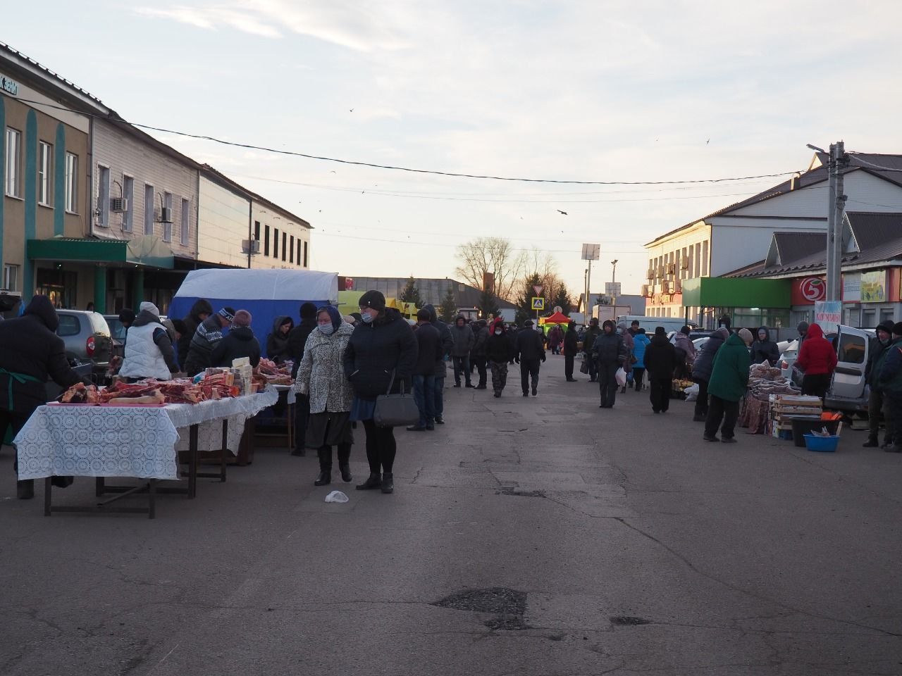 На улице Кооперативная в Нурлате проходит праздничная ярмарка&nbsp;