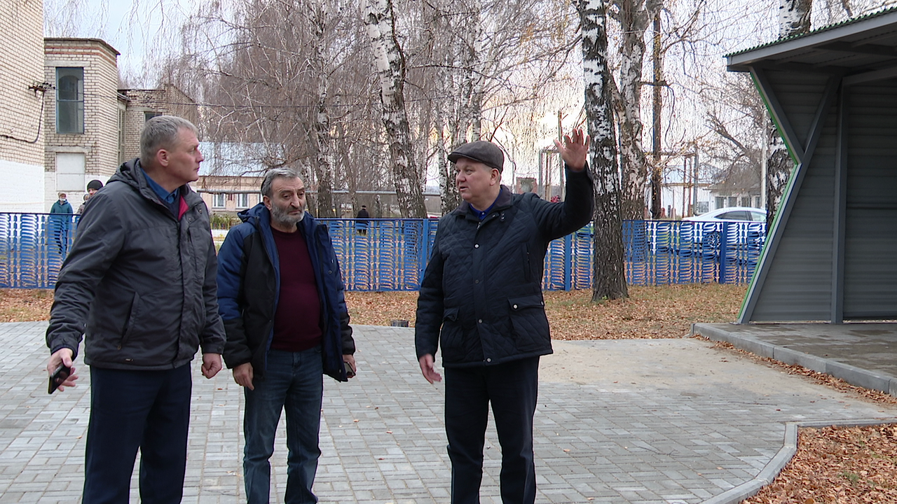 Алмаз Ахметшин посетил центральный парк села Тюрнясево