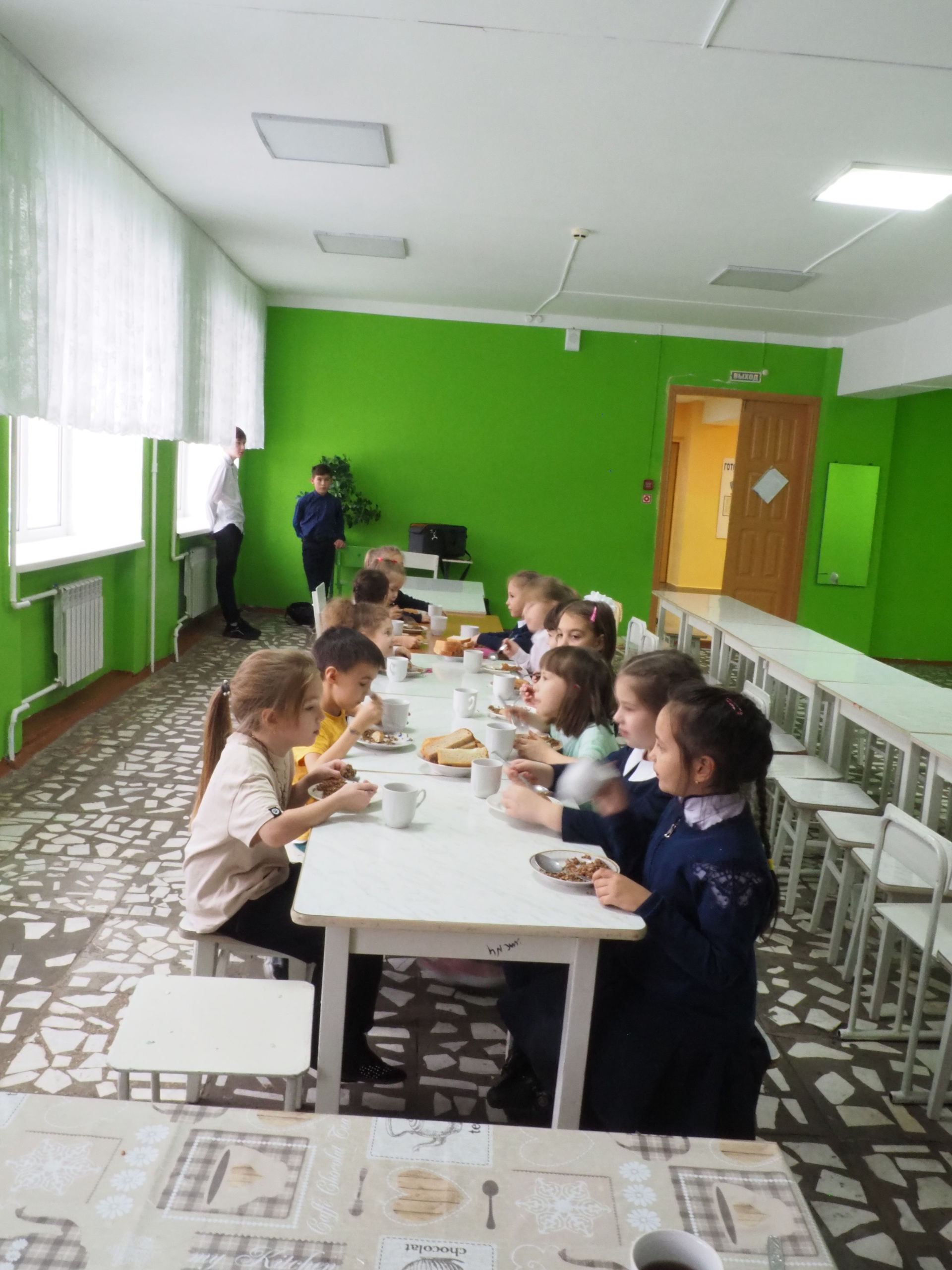 В Нурлате состоялось заседание по вопросам организации школьного горячего питания 