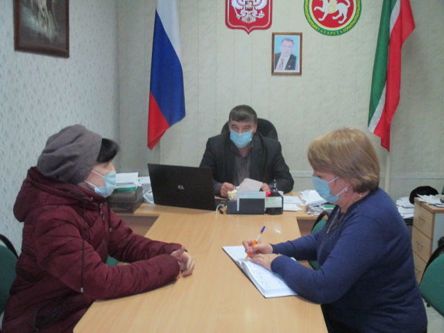 В Нурлатском местном отделении партии «Единая Россия» продолжается Декада приема граждан