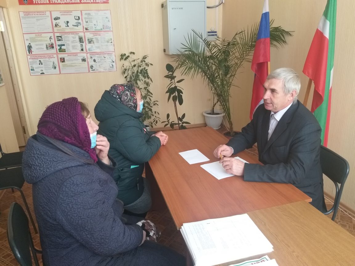 В Нурлатском местном отделении партии «Единая Россия» продолжается Декада приема граждан