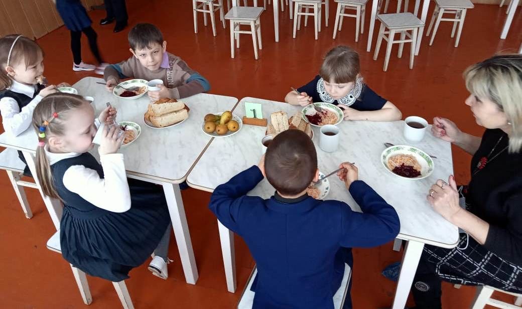 Нурлатские единороссы порекомендовали проводить в школах беседы о пользе овощных блюд