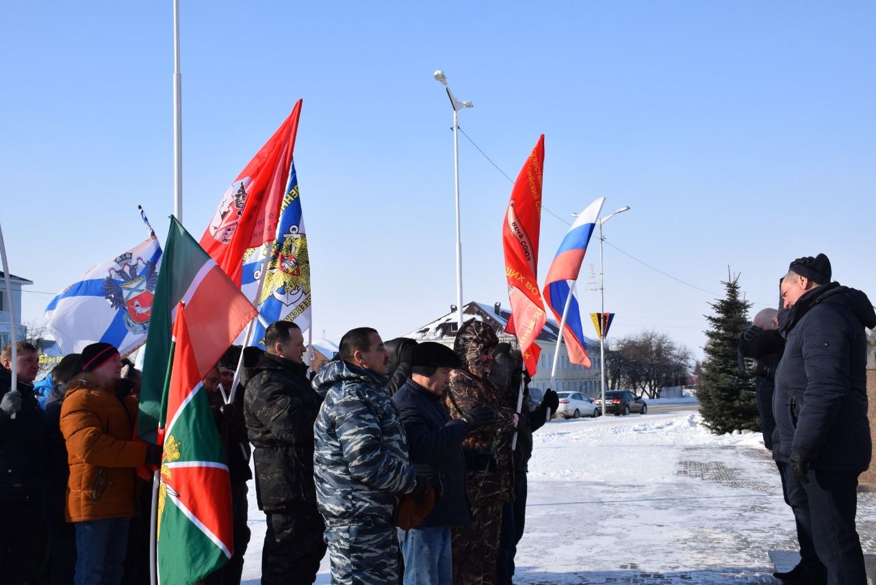 В Нурлате прошел торжественный митинг, посвященный Дню защитника Отечества