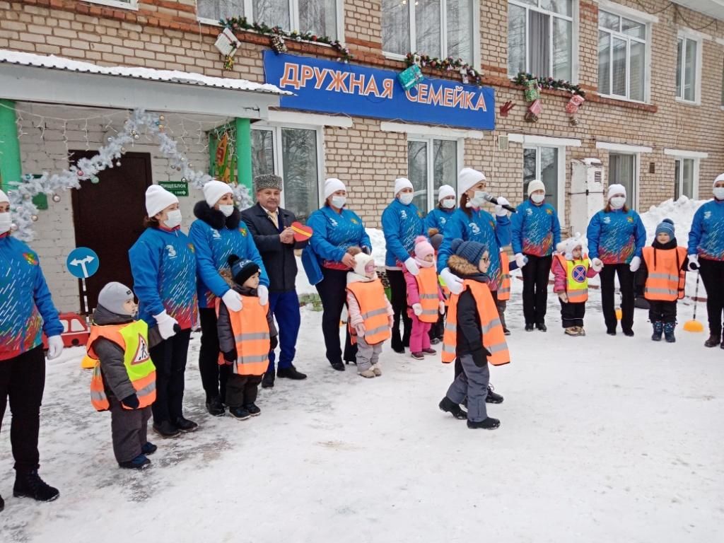 В Татарстане юные помощники Госавтоинспекции проводят тематические флешмобы
