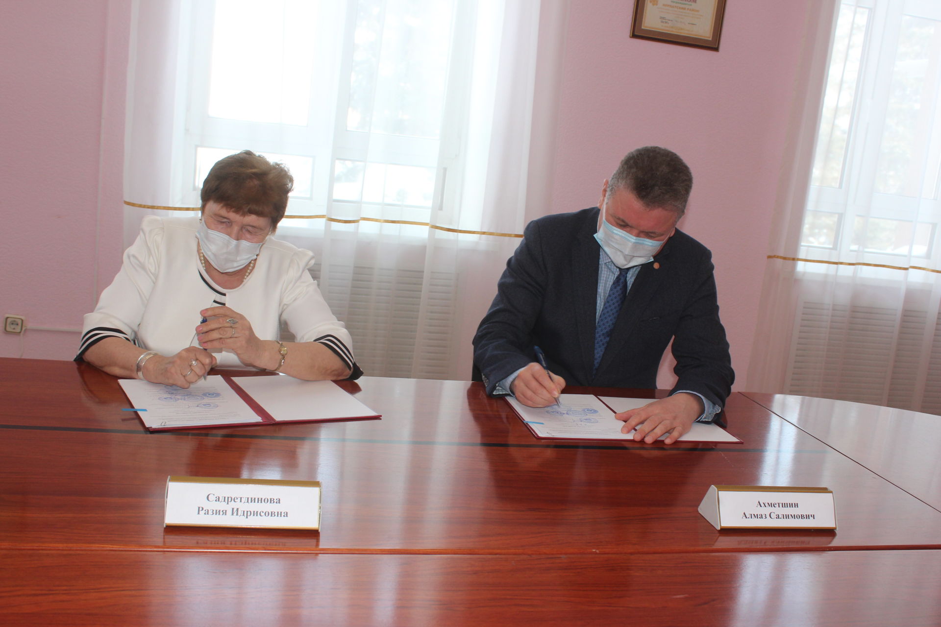 Между Нурлатским муниципальным районом и Советом ветеранов подписано соглашение о сотрудничестве
