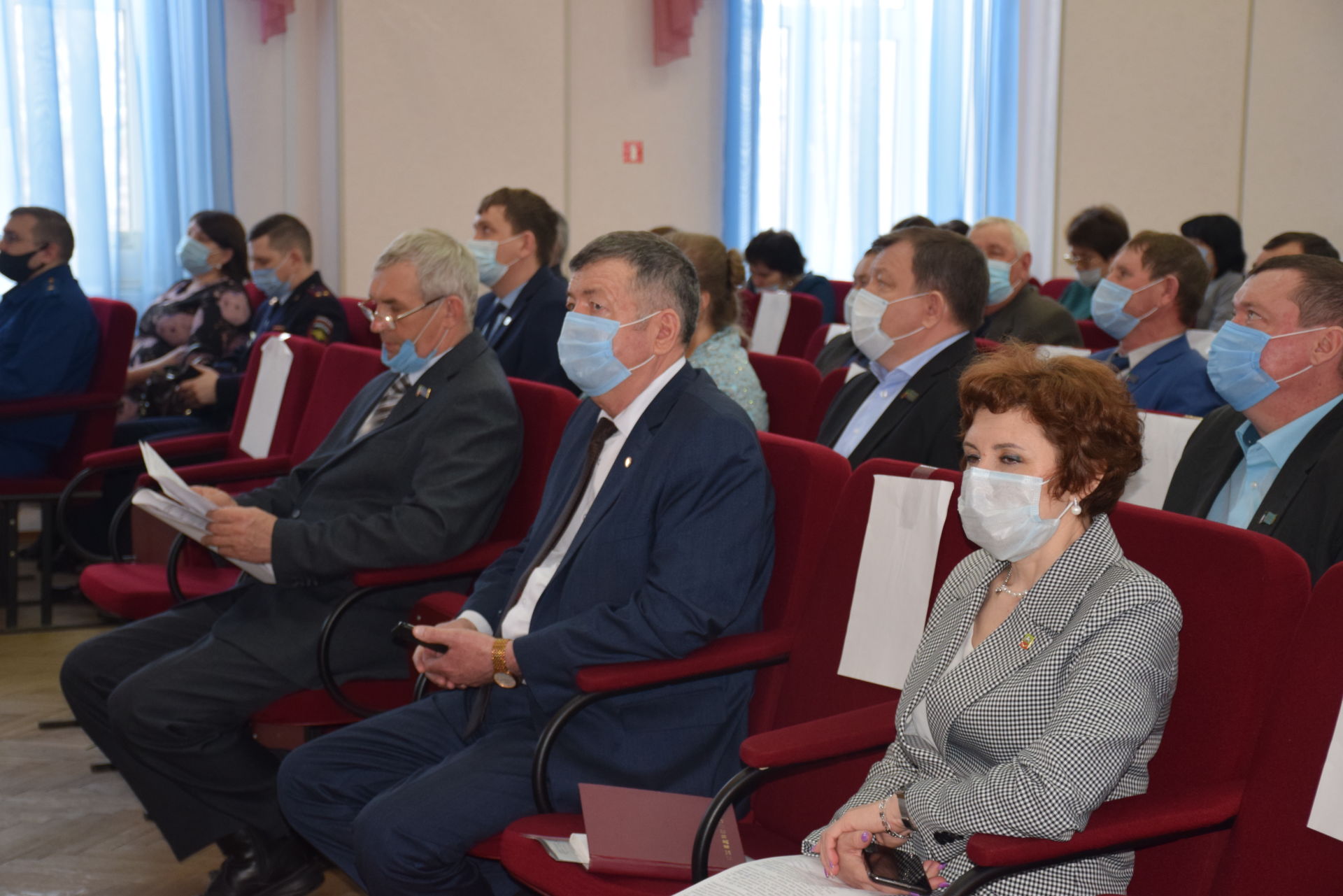 В Нурлате депутаты Совета города Нурлат приняли участие в очередной сессии