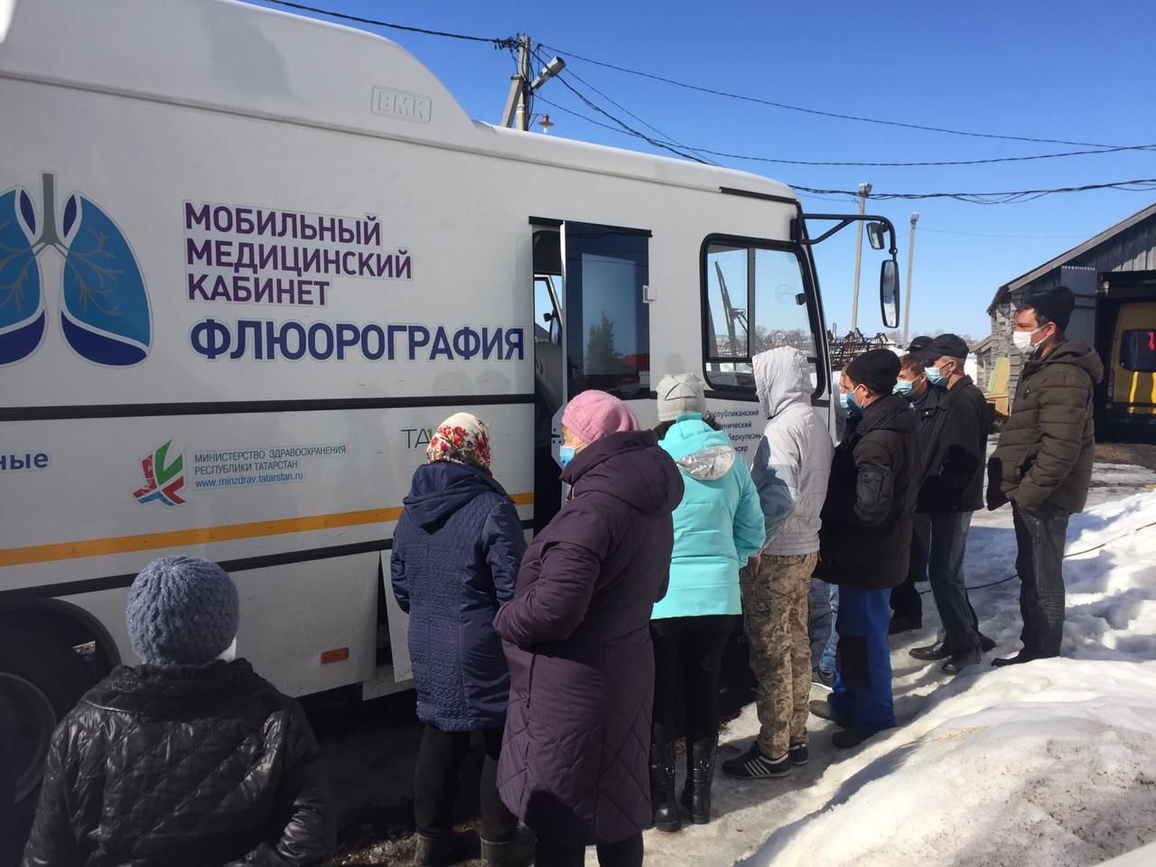 Жители сел Нурлатского района проходят флюорографию, не выезжая за пределы своего населенного пункта