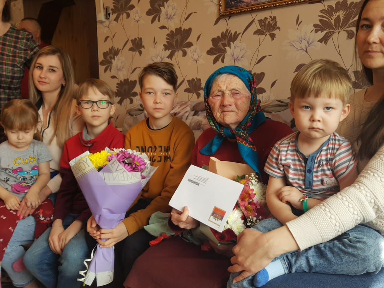 Свой 90-летний юбилей отмечает труженица тыла, ветеран труда Анна Михеева