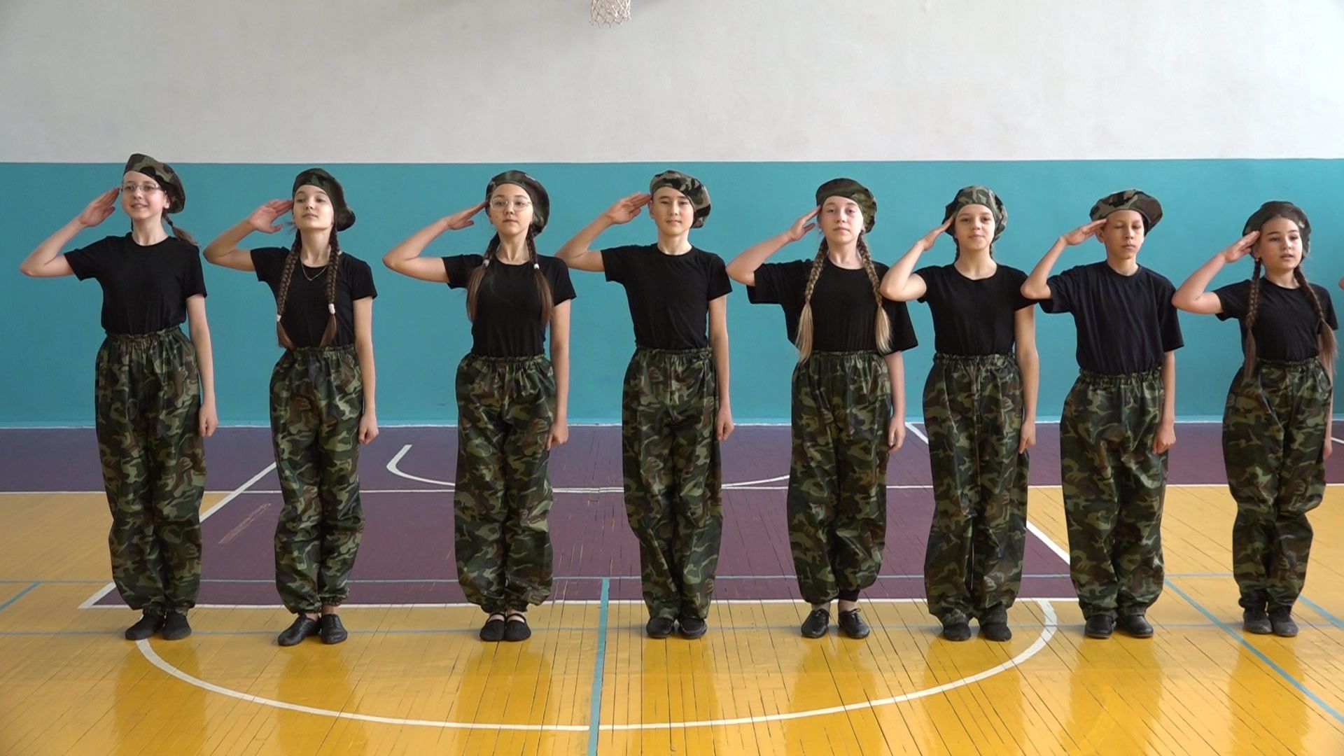 В Нурлате школьные команды участвуют в военно-спортивной игре «Зарница-2021»