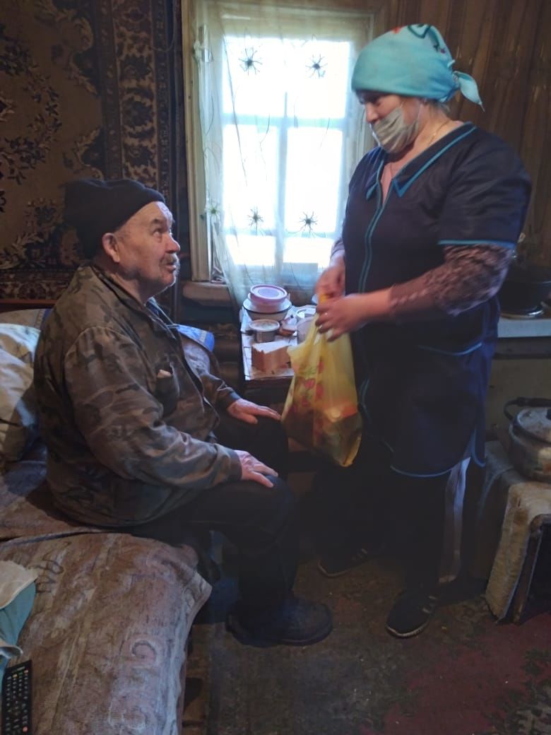 Нурлатские единороссы организовали помощь одиноким пожилым гражданам