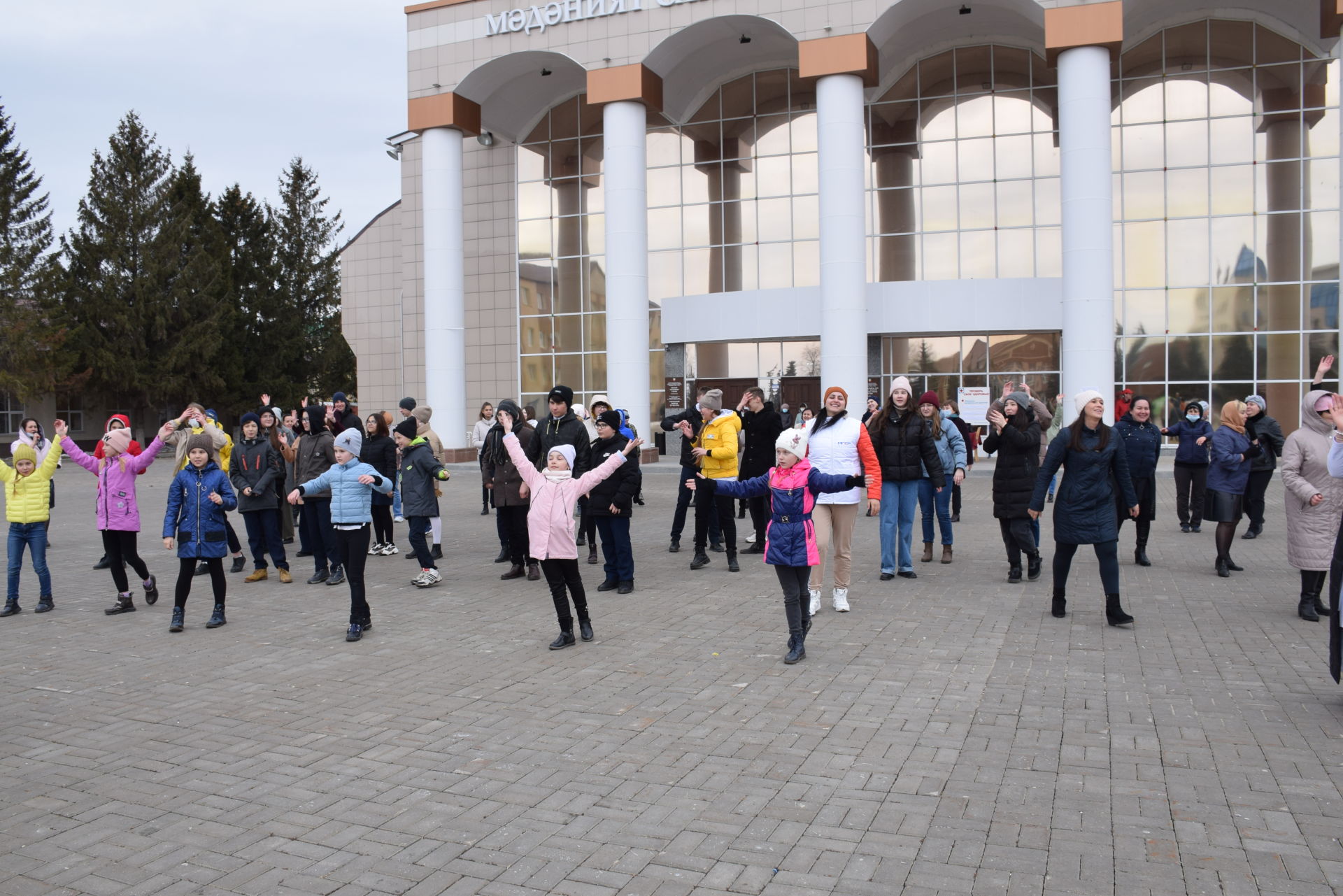 В акции «10 000 шагов к жизни» приняли участие порядка 500 нурлатцев