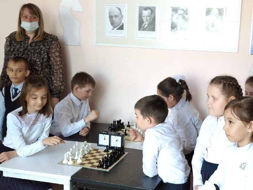 В Среднекамышлинской школе открыли шахматную зону