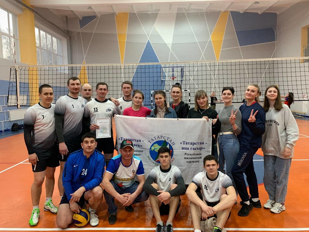 Сборные Нурлата по волейболу успешно выступили в зональном турнире