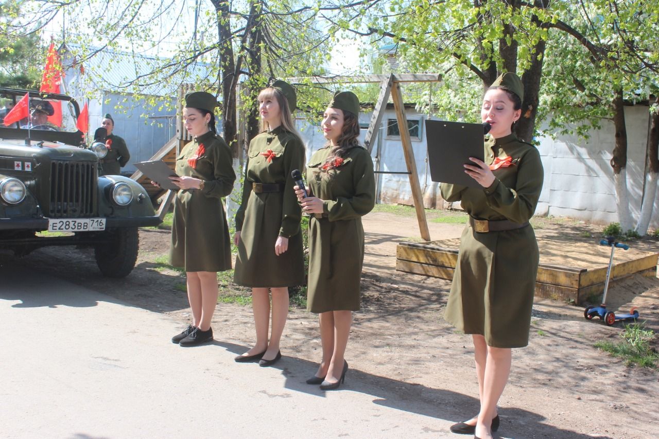 В Нурлате фронтовая агитбригада поздравила ветеранов с Днем Победы