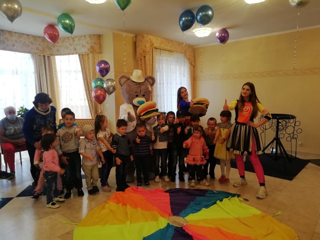 Владелец гостиничного комплекса в Нурлате устроил праздник для детей