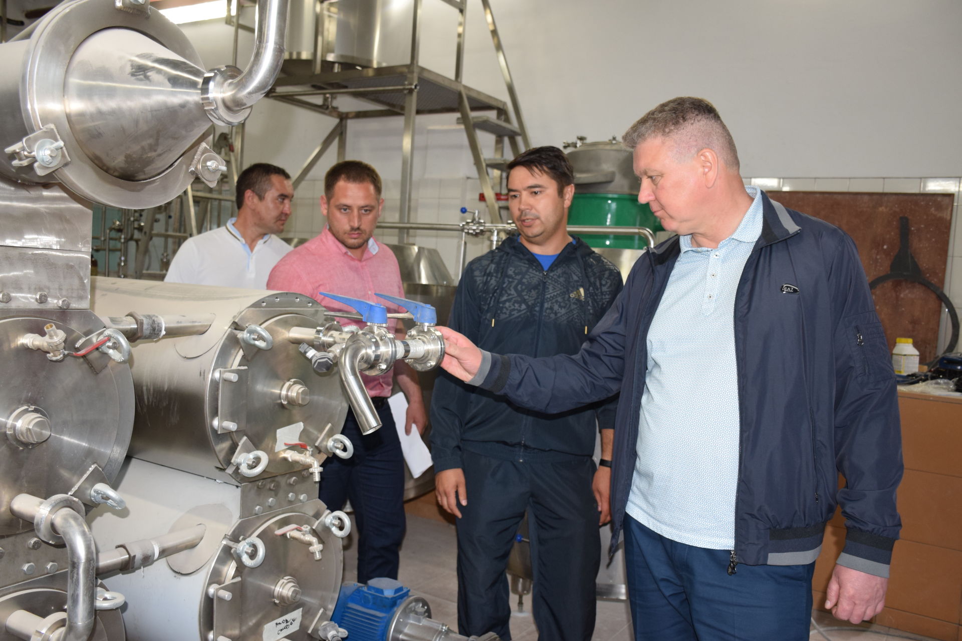 На промплощадке «Тюрнясево» завершается монтаж оборудования на новом молочном заводе