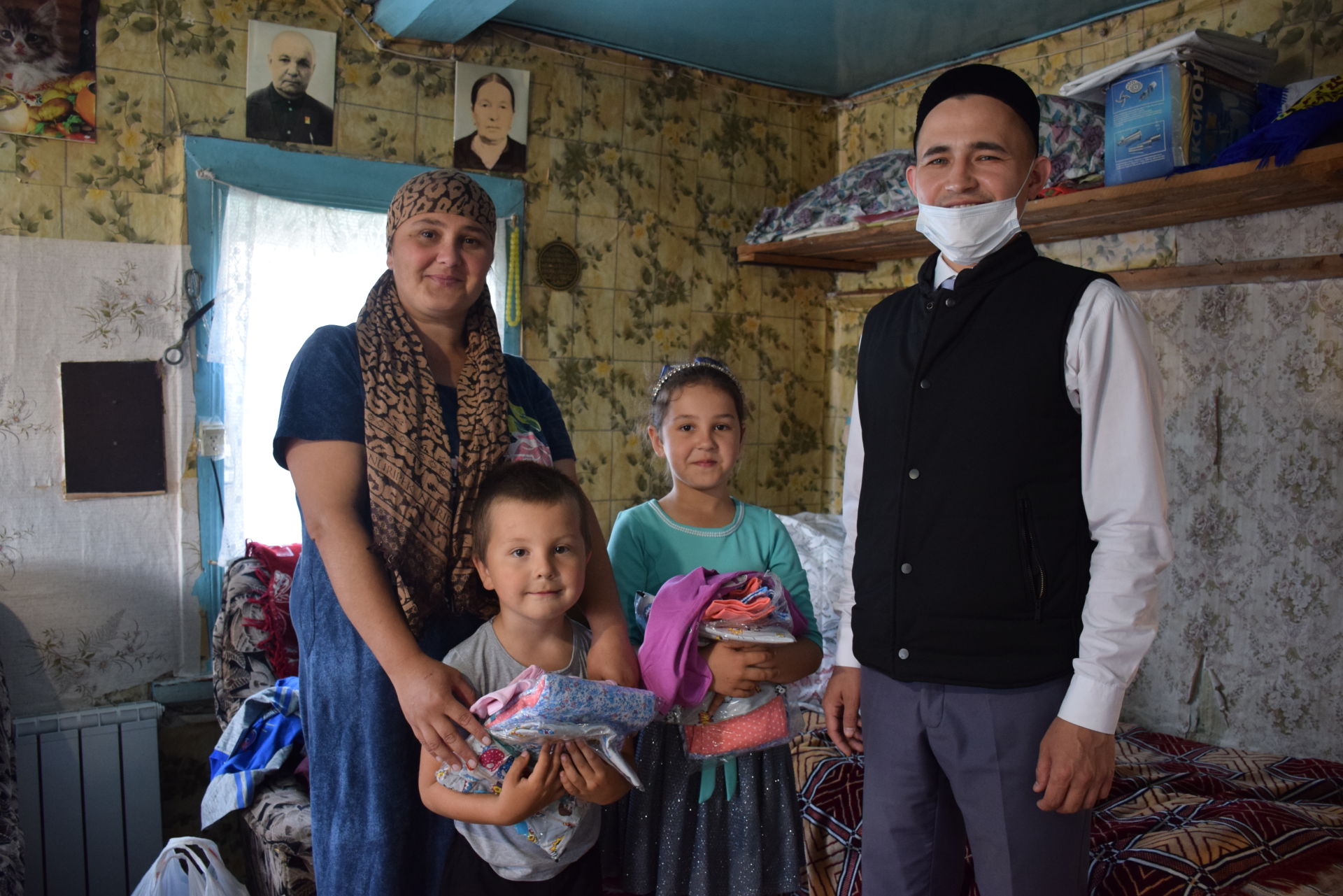 Ходжаевы из Мамыкова получили благотворительную помощь от мухтасибата района