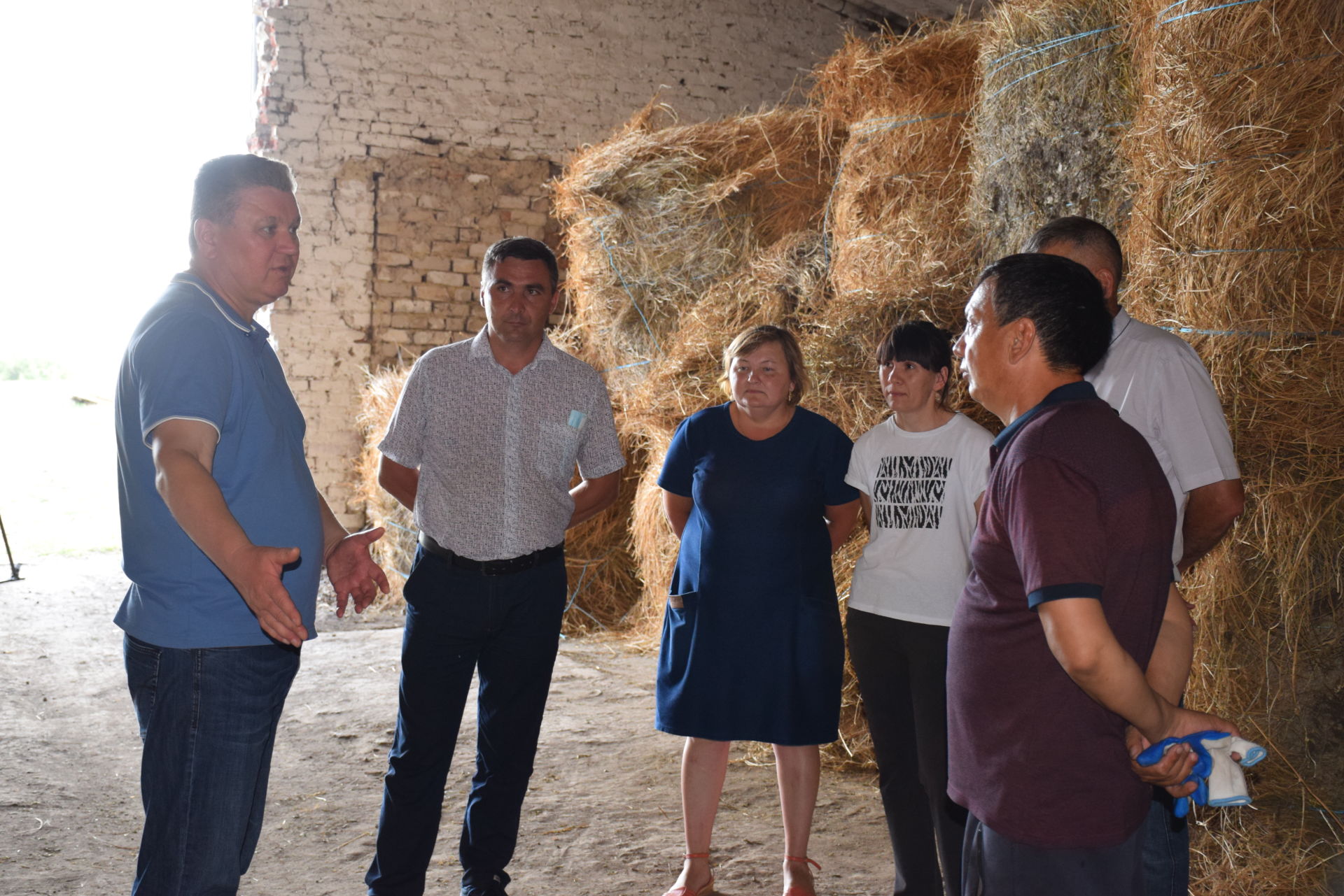 Глава Нурлатского района ознакомился с ходом заготовки кормов в Богдашкине