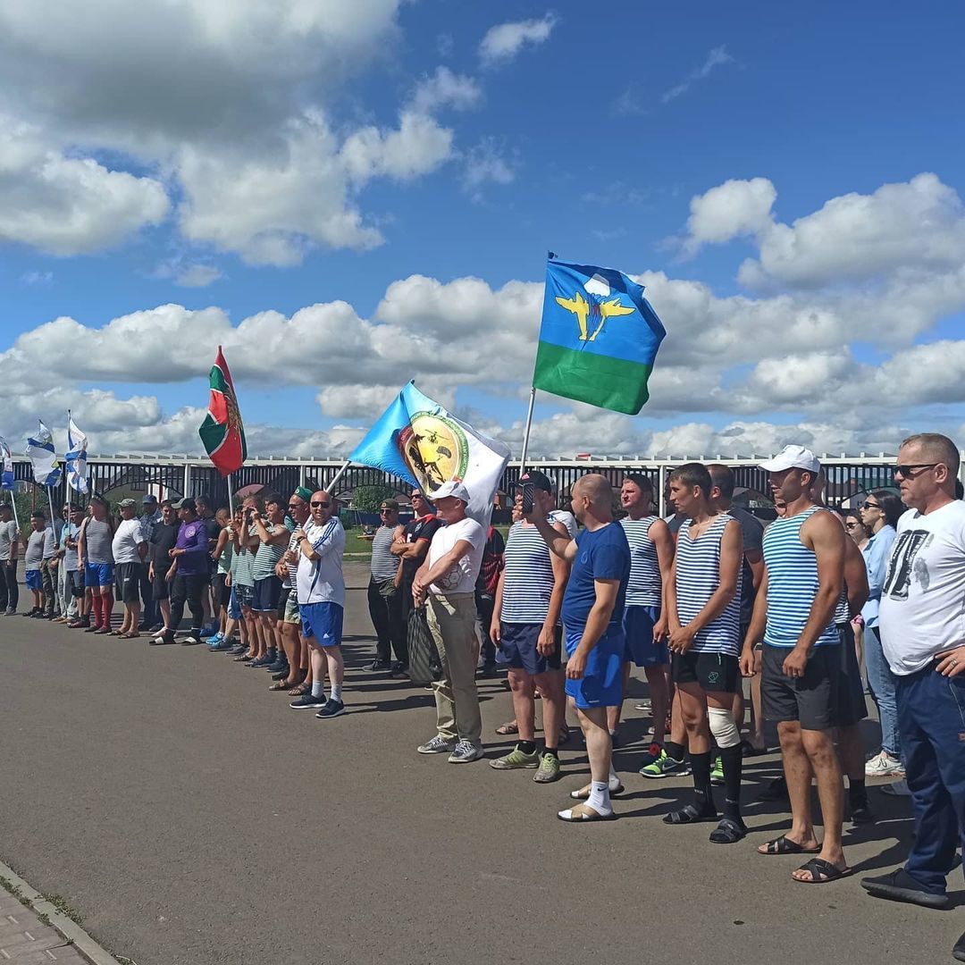 В Нурлате состоялся турнир по мини-футболу среди представителей родов войск