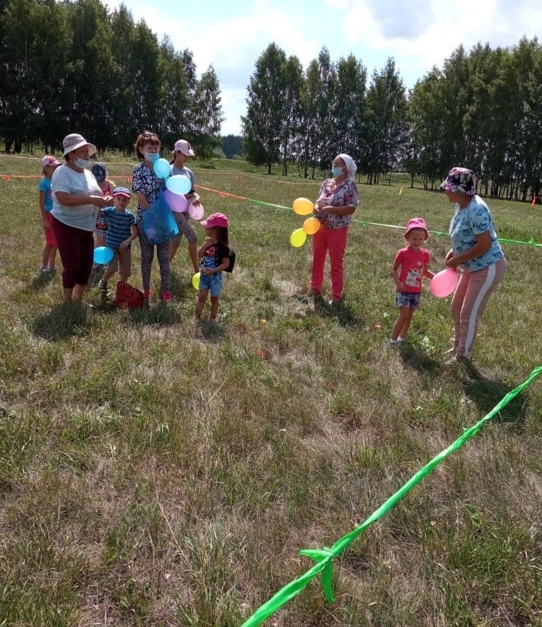 В Старочелнинском сельском поселении приемные родители и опекуны провели детский Сабантуй