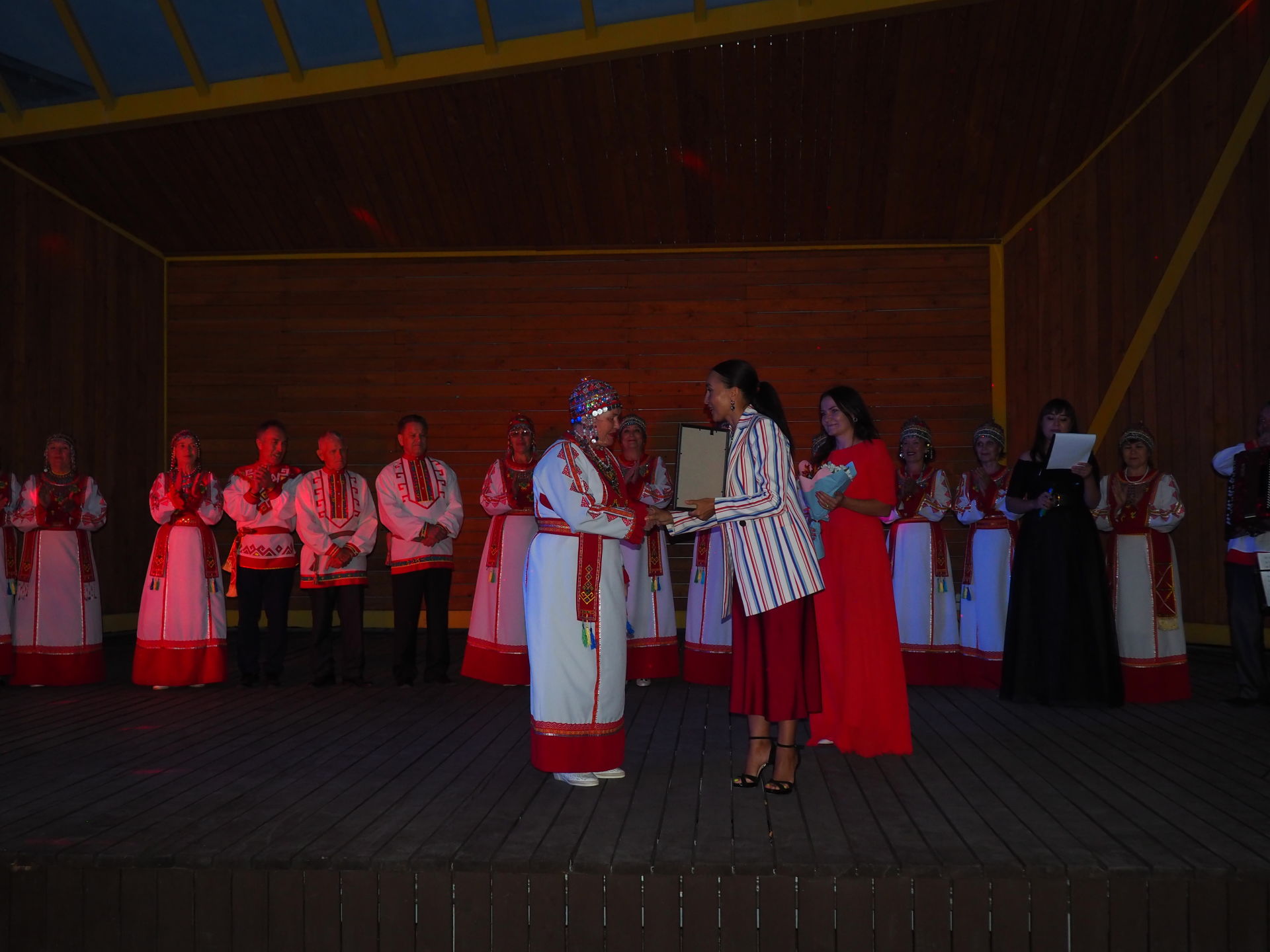 Нурлатскому народному ансамблю чувашской песни «Родник» – 30 лет