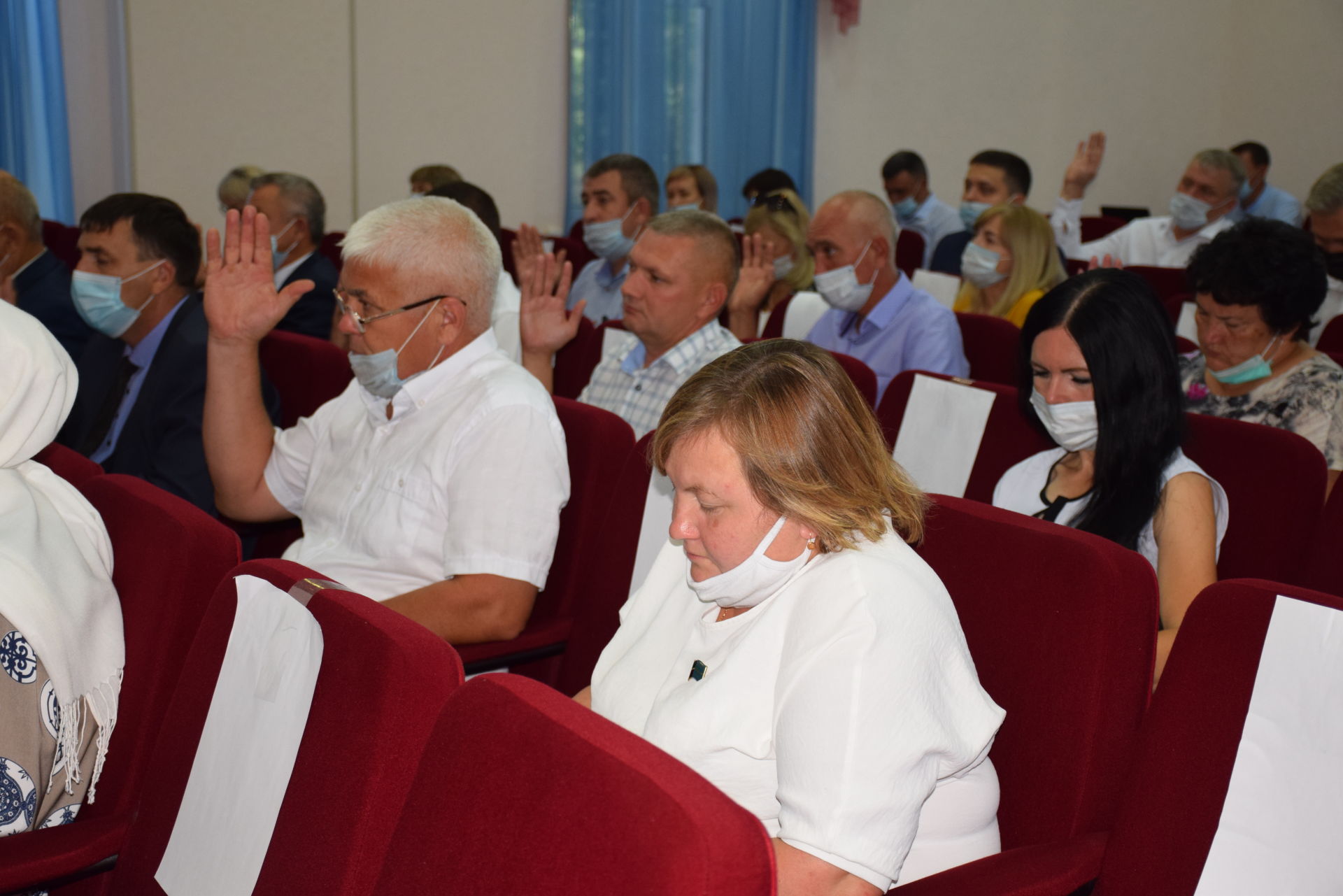 В Нурлате состоялись очередные сессии Советов города и района