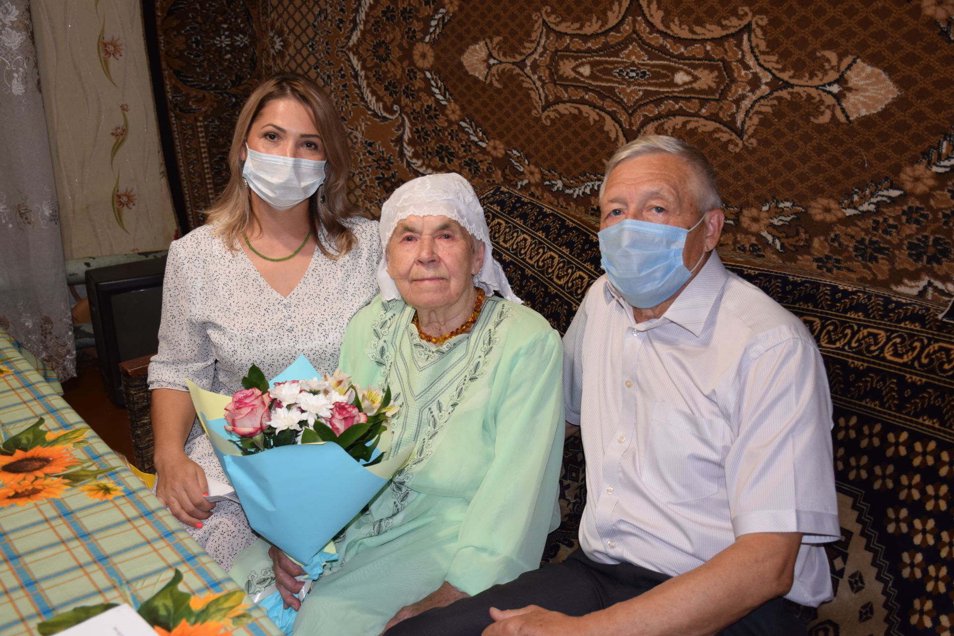 Жительницу Нурлата с 95-летием поздравил Владимир Путин