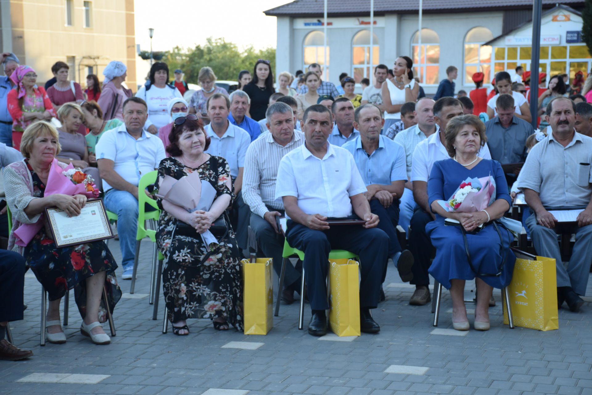 В Нурлате прошло торжественное мероприятие по случаю Дня строителя