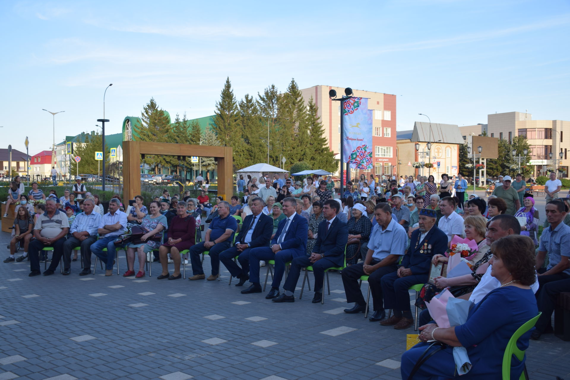 В Нурлате прошло торжественное мероприятие по случаю Дня строителя