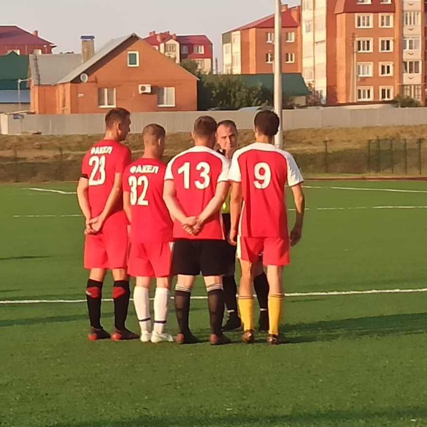 Нурлатцы продолжают участвовать в Первенстве РТ по футболу