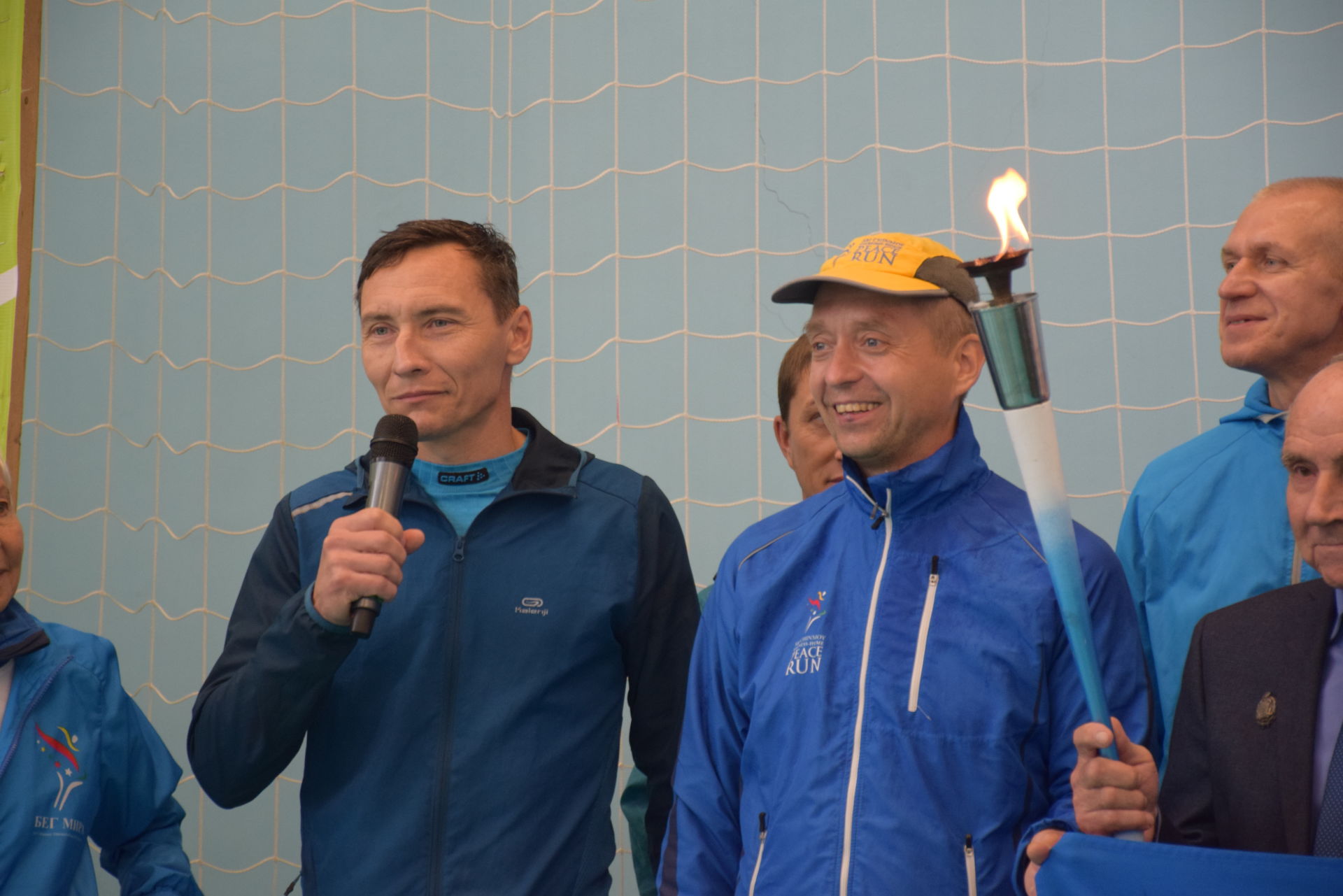 Нурлатские спортсмены приняли факел эстафеты «Бег Мира»