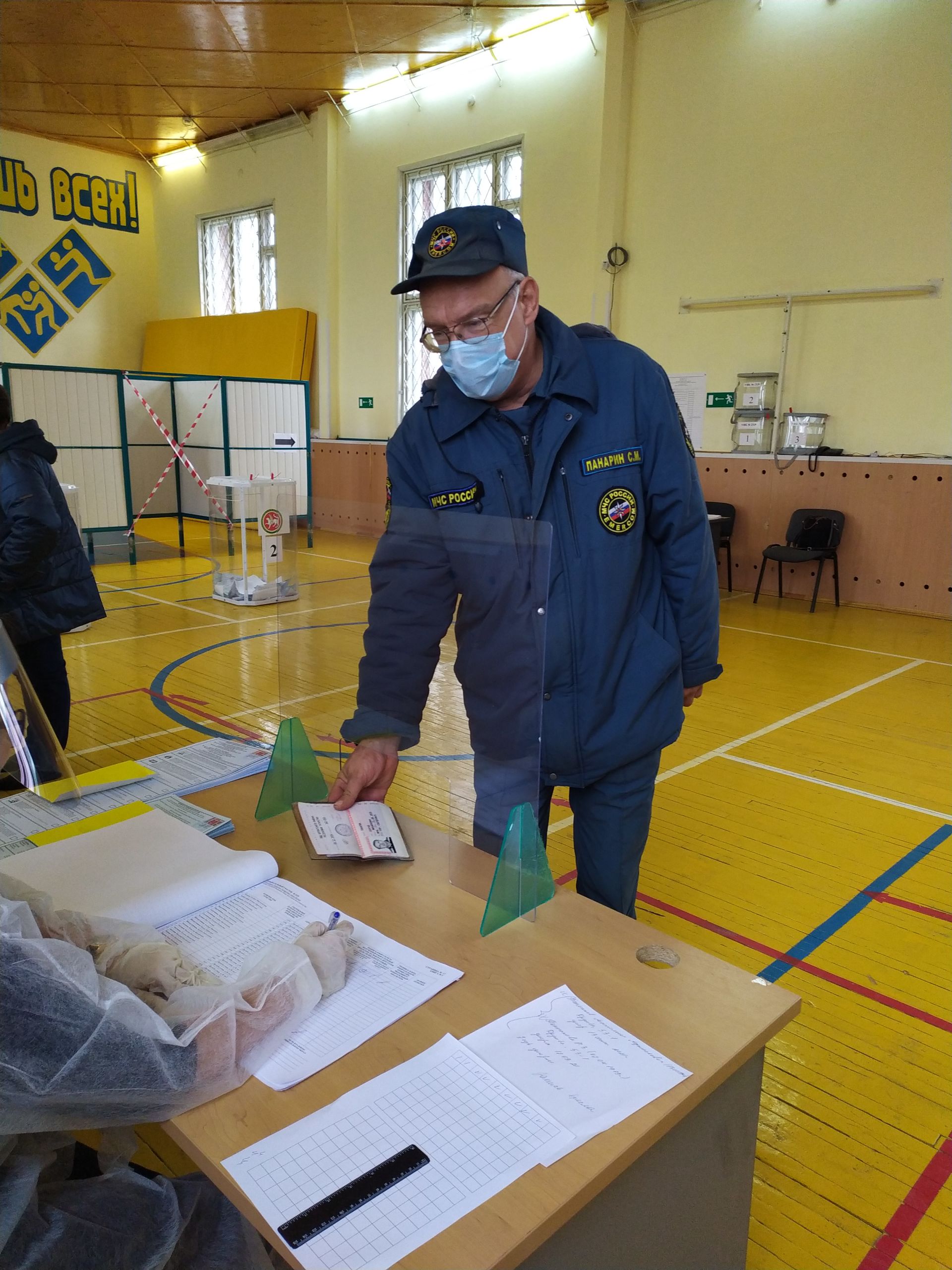 Во время выборов в Госдуму на избирательных участках Нурлата работали сотрудники пожарной части