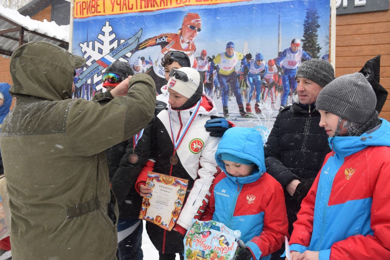 В Нурлате прошли лыжные соревнования «Папа, мама, я – спортивная семья»